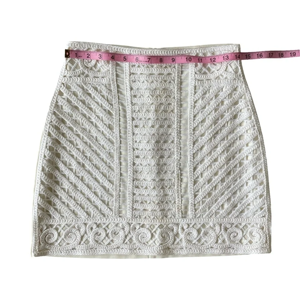 H&M Crochet Ivory Mini Skirt Women’s Size 8
